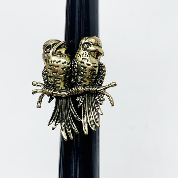 Brass Tone Two Parrots Cocktail Ring Fashion Statement Size 5.5 Adjustable - Picture 4 of 6
